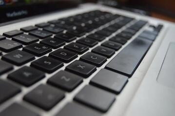 php如何访问根目录之外的内容