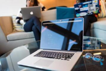 json怎么接收数据